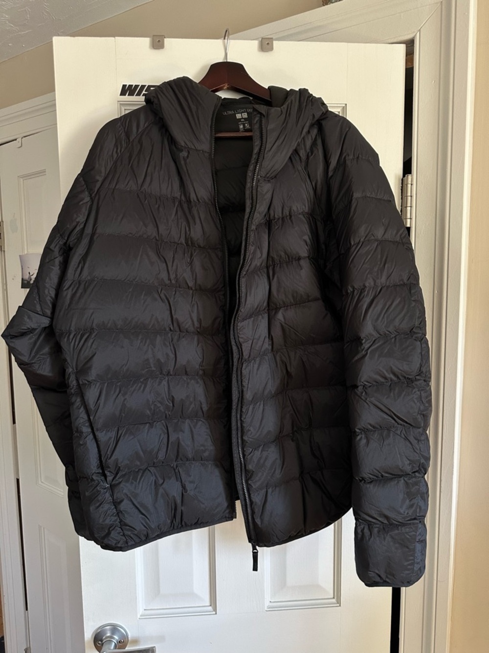 Uniqlo Men's Black Hooded Puffer Jacket